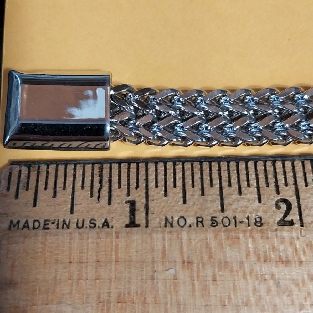 Silver Magnetic Herringbone Bracelet..New - Picture 2 of 7
